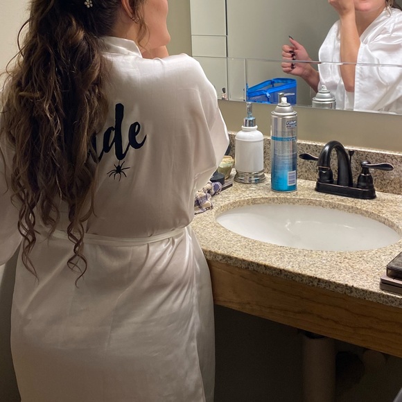 Spooky White Silky Bridal Robe - Picture 4 of 4